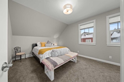 555 Summer Crescent, Rural Ponoka County, AB - Indoor Photo Showing Bedroom