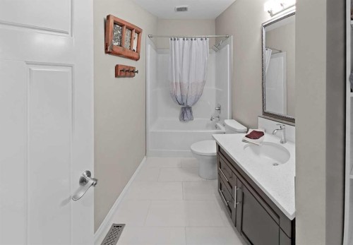 555 Summer Crescent, Rural Ponoka County, AB - Indoor Photo Showing Bathroom