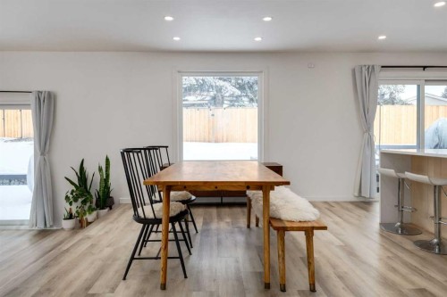 820 Cantrell Place Sw, Calgary, AB - Indoor Photo Showing Dining Room