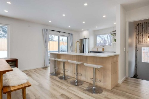 820 Cantrell Place Sw, Calgary, AB - Indoor