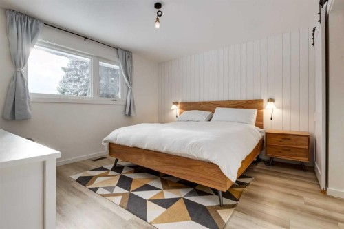 820 Cantrell Place Sw, Calgary, AB - Indoor Photo Showing Bedroom