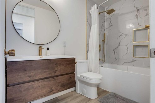 820 Cantrell Place Sw, Calgary, AB - Indoor Photo Showing Bathroom