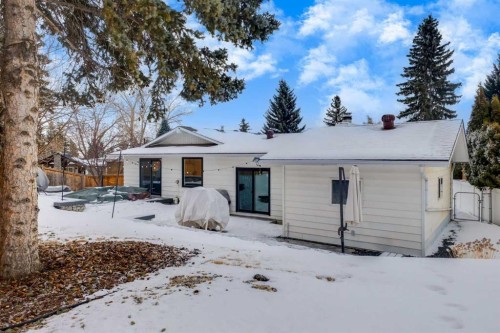 820 Cantrell Place Sw, Calgary, AB - Outdoor