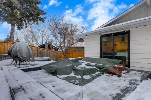 820 Cantrell Place Sw, Calgary, AB - Outdoor With Deck Patio Veranda