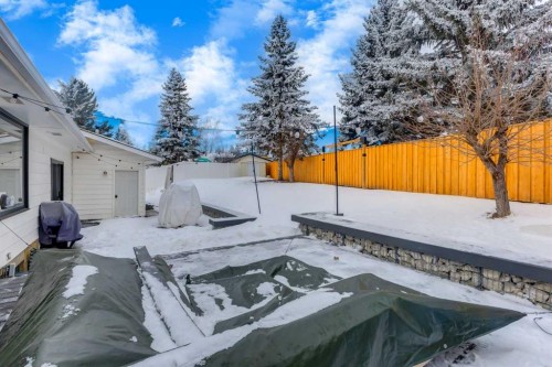 820 Cantrell Place Sw, Calgary, AB - Outdoor