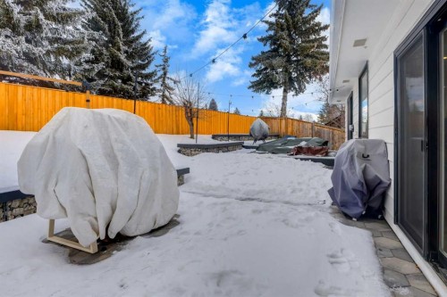 820 Cantrell Place Sw, Calgary, AB - Outdoor