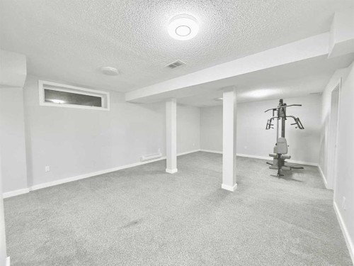 161 Springbank Place Sw, Calgary, AB - Indoor