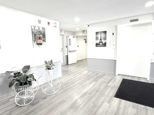 207-5555 Falsbridge Drive Ne, Calgary, AB - Indoor Photo Showing Other Room