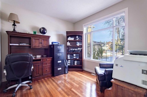 109 Simcrest Heights Sw, Calgary, AB - Indoor Photo Showing Office