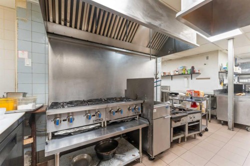 3320 17 Avenue Sw, Calgary, AB 