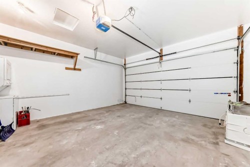 96 Douglas Ridge Close Se, Calgary, AB 