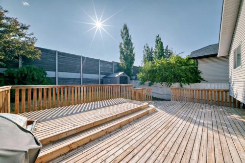 96 Douglas Ridge Close Se, Calgary, AB 