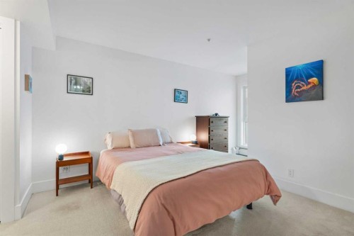 4-510 Edmonton Trail Ne, Calgary, AB - Indoor Photo Showing Bedroom