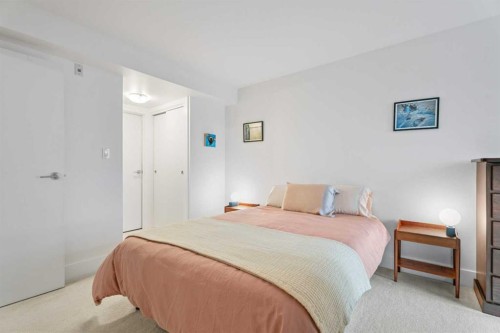 4-510 Edmonton Trail Ne, Calgary, AB - Indoor Photo Showing Bedroom