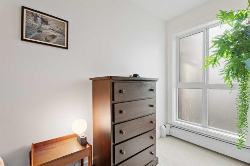 4-510 Edmonton Trail Ne, Calgary, AB - Indoor