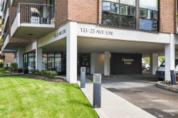 9E-133 25 Avenue SW Calgary, AB T2S 0K8