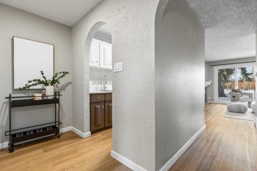 3-2212 Paliswood Road Sw, Calgary, AB - Indoor Photo Showing Other Room