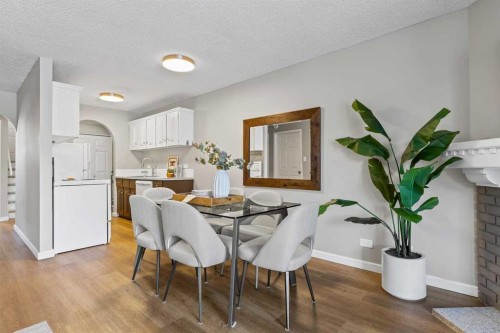 3-2212 Paliswood Road Sw, Calgary, AB - Indoor Photo Showing Dining Room