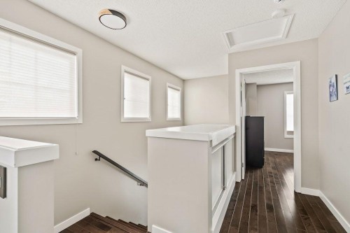 149 Elgin Gardens Se, Calgary, AB - Indoor Photo Showing Other Room