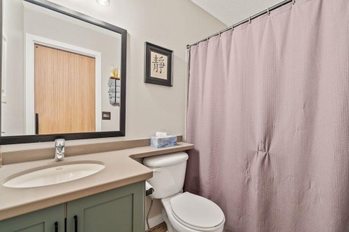 149 Elgin Gardens Se, Calgary, AB - Indoor Photo Showing Bathroom