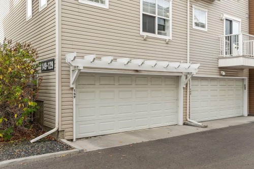 149 Elgin Gardens Se, Calgary, AB - Outdoor With Exterior