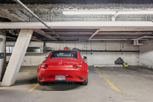 114-2204 1 Street Sw, Calgary, AB - Indoor Photo Showing Garage