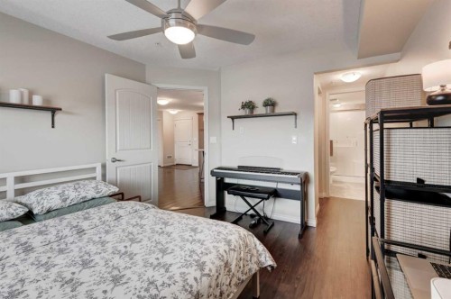 306-406 Cranberry Park Se, Calgary, AB - Indoor Photo Showing Bedroom