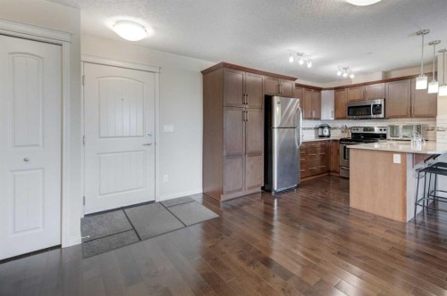 306-406 Cranberry Park Se, Calgary, AB - Indoor Photo Showing Kitchen