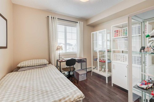 306-406 Cranberry Park Se, Calgary, AB - Indoor Photo Showing Bedroom