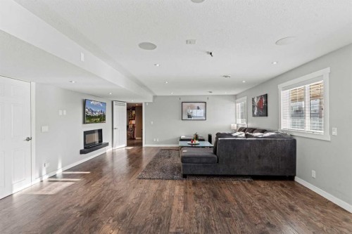 108 Windgate Close Sw, Airdrie, AB - Indoor Photo Showing Living Room