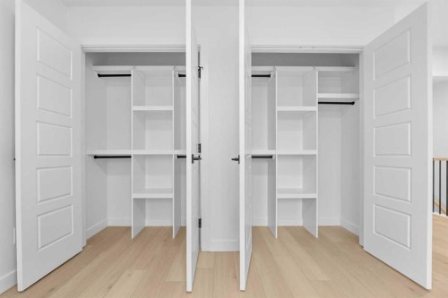 7415 39 Avenue Nw, Calgary, AB - Indoor Photo Showing Other Room