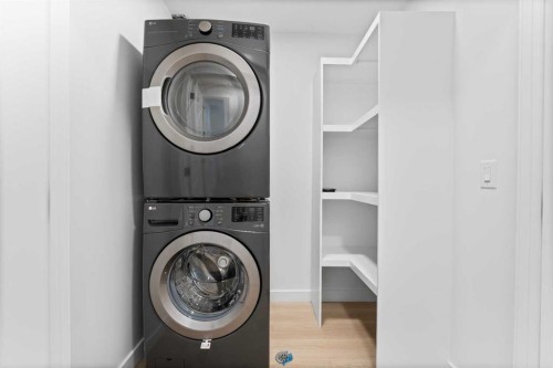 7415 39 Avenue Nw, Calgary, AB - Indoor Photo Showing Laundry Room