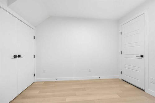 7415 39 Avenue Nw, Calgary, AB - Indoor Photo Showing Other Room