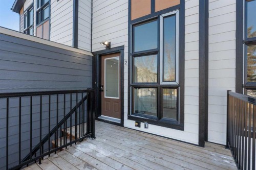 7415 39 Avenue Nw, Calgary, AB - Outdoor With Exterior