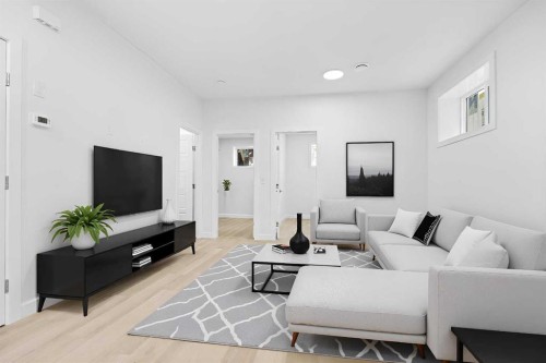 7415 39 Avenue Nw, Calgary, AB - Indoor Photo Showing Living Room