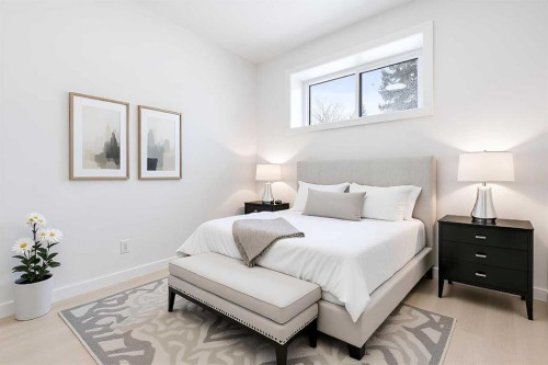 7415 39 Avenue Nw, Calgary, AB - Indoor Photo Showing Bedroom