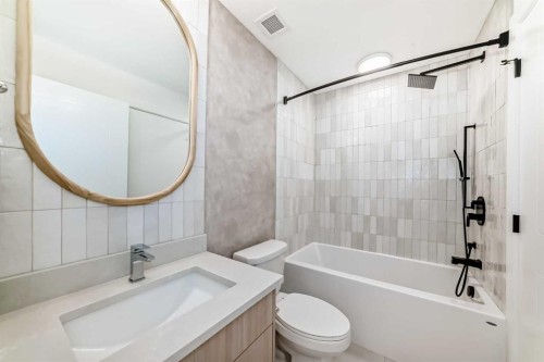1319-4270 Norford Avenue Nw, Calgary, AB - Indoor Photo Showing Bathroom