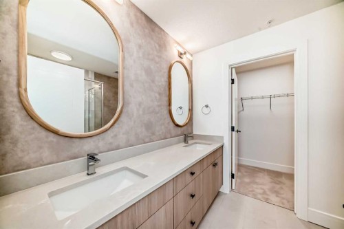1319-4270 Norford Avenue Nw, Calgary, AB - Indoor Photo Showing Bathroom