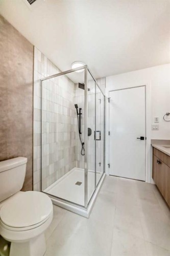 1319-4270 Norford Avenue Nw, Calgary, AB - Indoor Photo Showing Bathroom