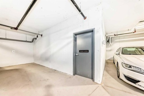 1319-4270 Norford Avenue Nw, Calgary, AB - Indoor Photo Showing Garage