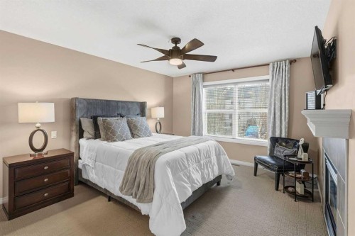 101 Evanscreek Court Nw, Calgary, AB - Indoor Photo Showing Bedroom