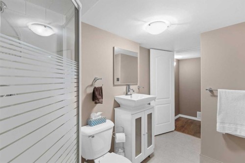 101 Evanscreek Court Nw, Calgary, AB - Indoor Photo Showing Bathroom