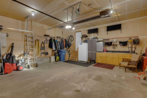 101 Evanscreek Court Nw, Calgary, AB - Indoor Photo Showing Garage