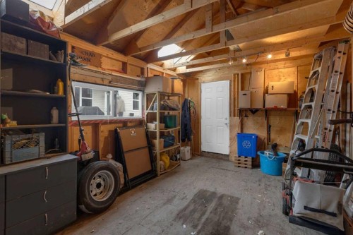 101 Evanscreek Court Nw, Calgary, AB - Indoor Photo Showing Garage