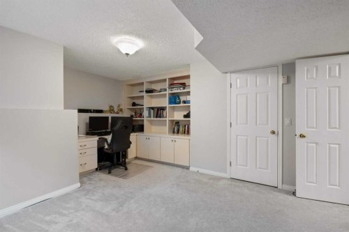358 Hawkstone Drive Nw, Calgary, AB - Indoor