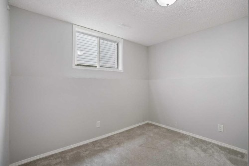 358 Hawkstone Drive Nw, Calgary, AB - Indoor Photo Showing Other Room