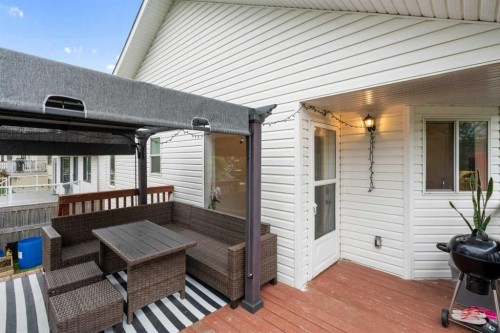 358 Hawkstone Drive Nw, Calgary, AB - Outdoor With Exterior