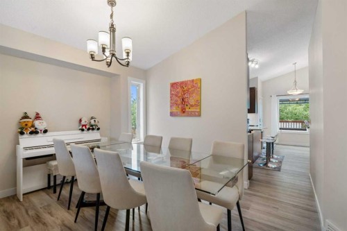 358 Hawkstone Drive Nw, Calgary, AB - Indoor Photo Showing Dining Room