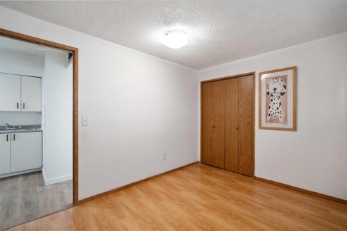 39 Bermuda Drive, Calgary, AB - Indoor Photo Showing Other Room
