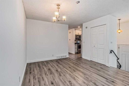 39 Bermuda Drive, Calgary, AB - Indoor Photo Showing Other Room